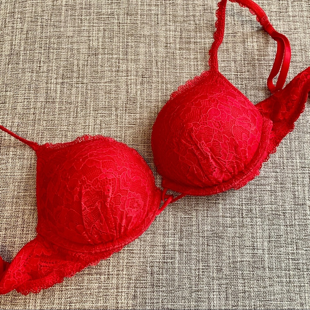 Victoria's secret Miraculous Plunge bra